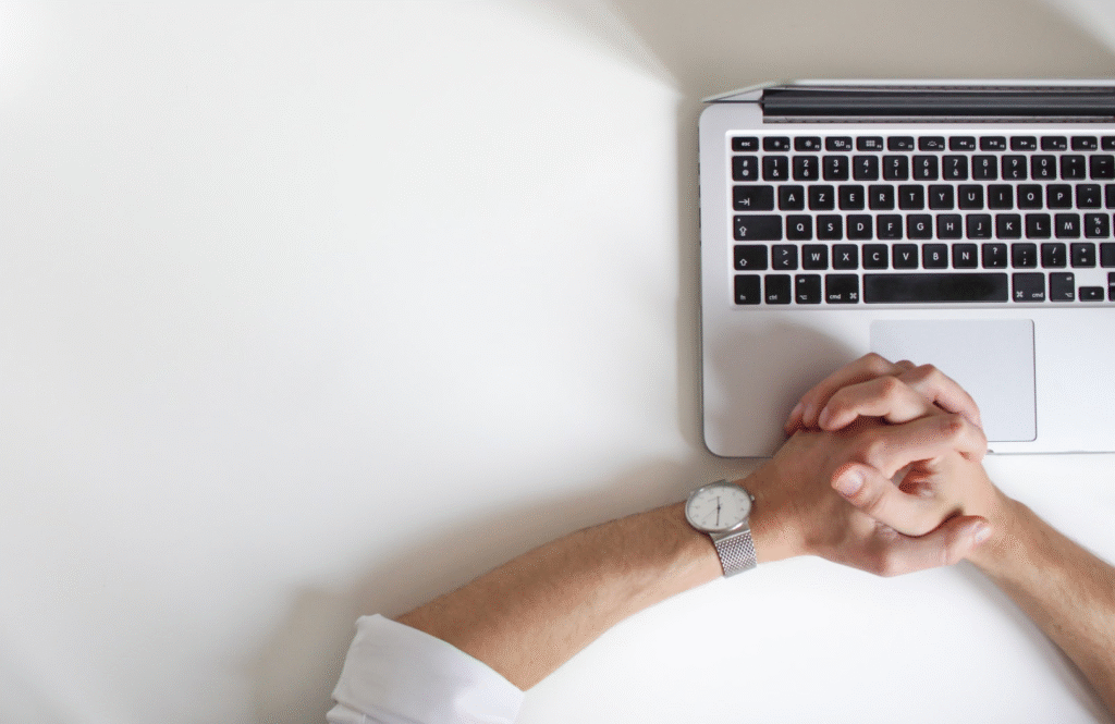 About Linkom Consulting - Image on a Page